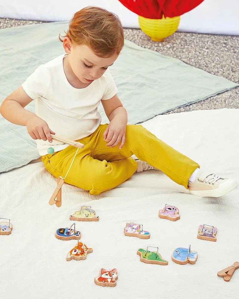 Geschicklichkeitsspiel Applepop Line Zange Cotton Ballon Holz Angel Janod Spiel Geschenk Kinder - Angelspiel Applepop Line-Zange - Cotton Ballon | Family Concept Store -