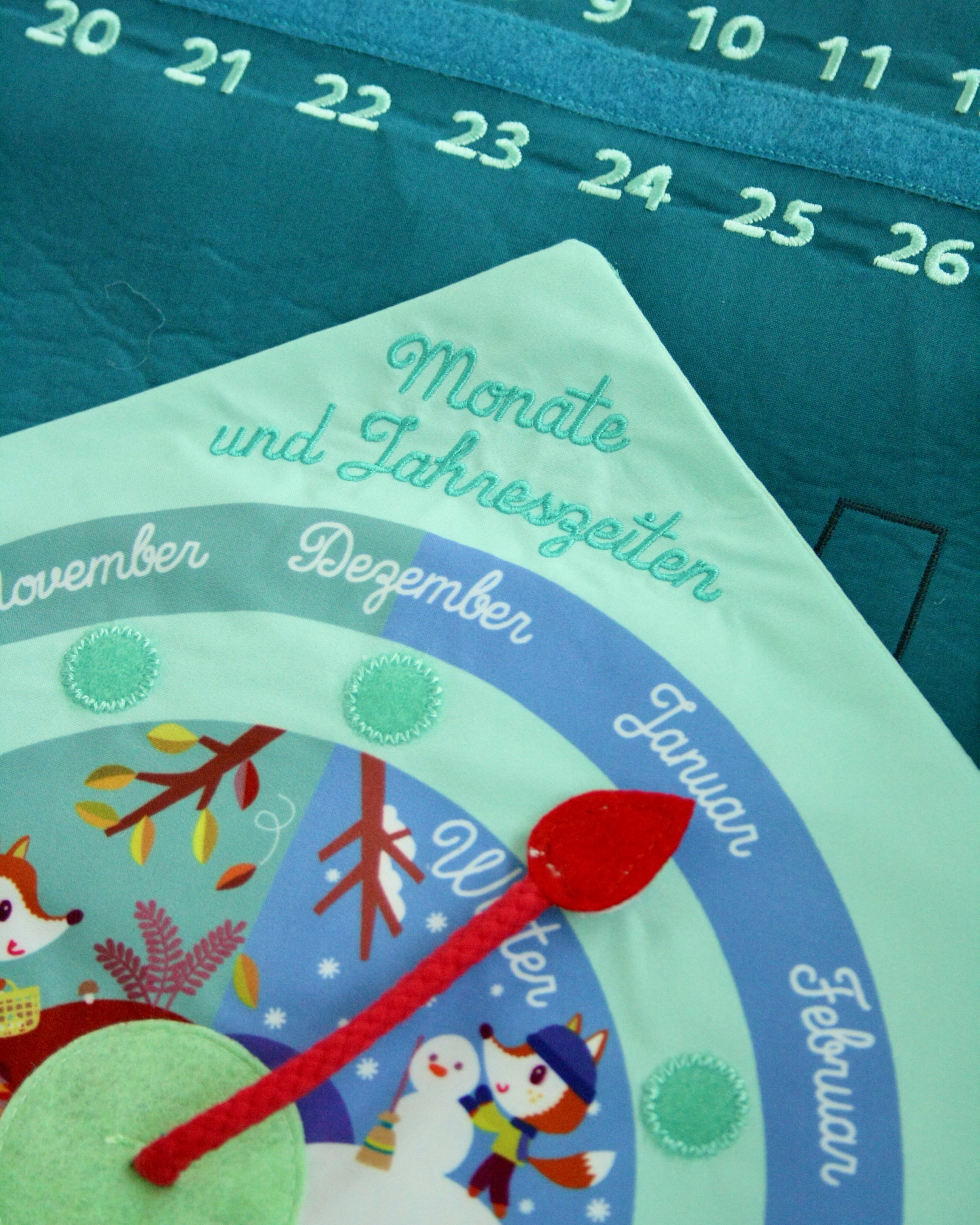 Lilliputiens Mein erster Kalender Routine Stoff Montessori Holzspiel Cotton Ballon Geschenk Jahr Kinder Baby Uhr Lernen