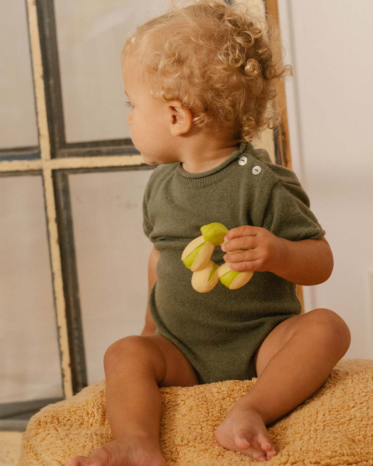 Patricio the Pistachio Oli Carol Cotton Ballon Pistazie Beißring Spielzeug Beißspielzeug Gummifrucht Baby