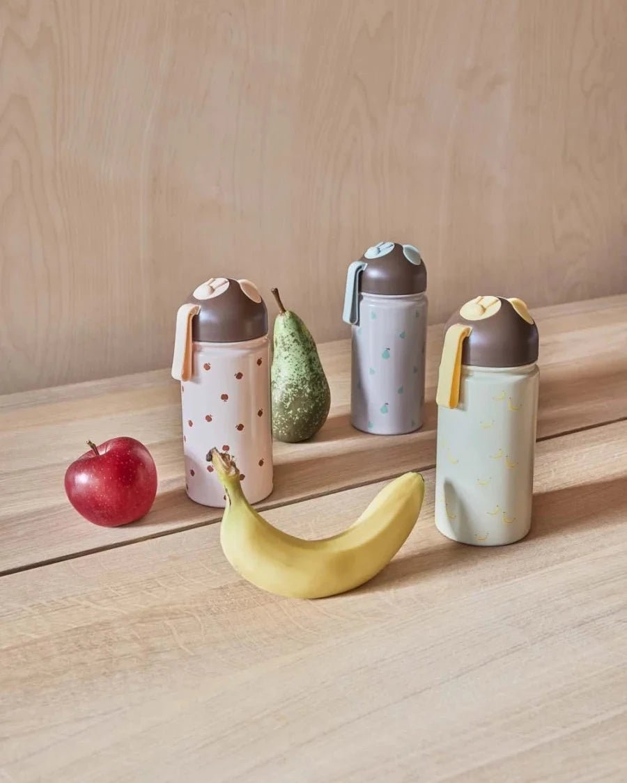 Thermosflasche Birne aus der renommierten Yummi Kollektion von OYOY Cotton Ballon Flasche Trinkflasche Kinder - Trinkflasche Yummi Birne Clay Green - Cotton Ballon | Family Concept Store - Trinkflasche