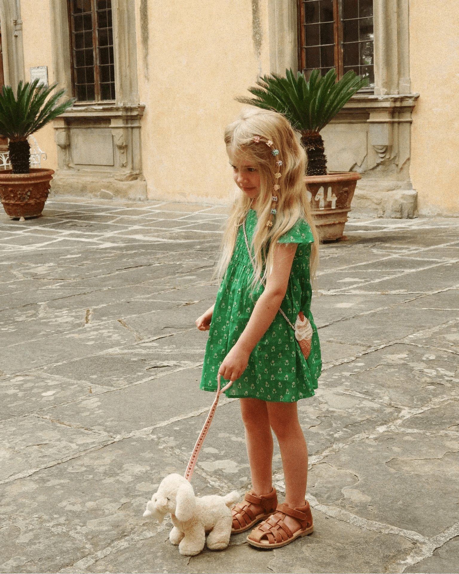 Welpe Puppy Alko Plüsch Tier Kuscheltier konges slojd cotton ballon Tragetasche knochen spiel - Hundewelpe Aiko - Cotton Ballon | Family Concept Store - Kuscheltier