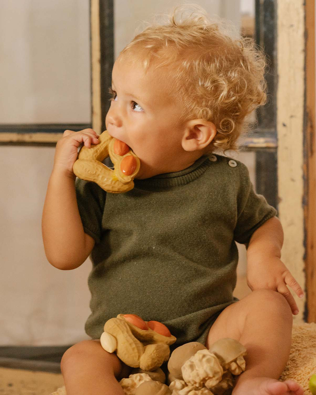 Beissring Beißring The Peanut Oli Carol Cotton Ballon Balloon Beißspielzeug Beissspielzeug Kauspielzeug Erdnuss Badespielzeug