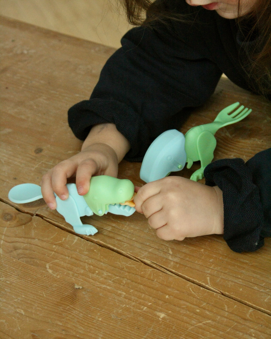 Besteck Dino - Roarr - Dino Besteck bewegliches Maul zum Greifen von Essen. Löffel und Gabel im Set