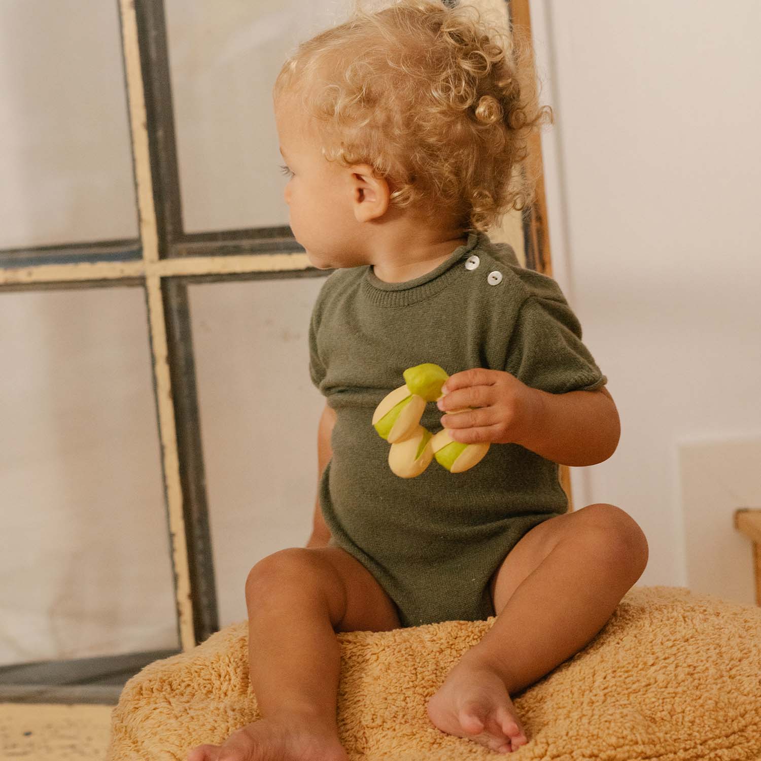 Patricio the Pistachio Oli Carol Cotton Ballon Pistazie Beißring Spielzeug Beißspielzeug Gummifrucht Baby