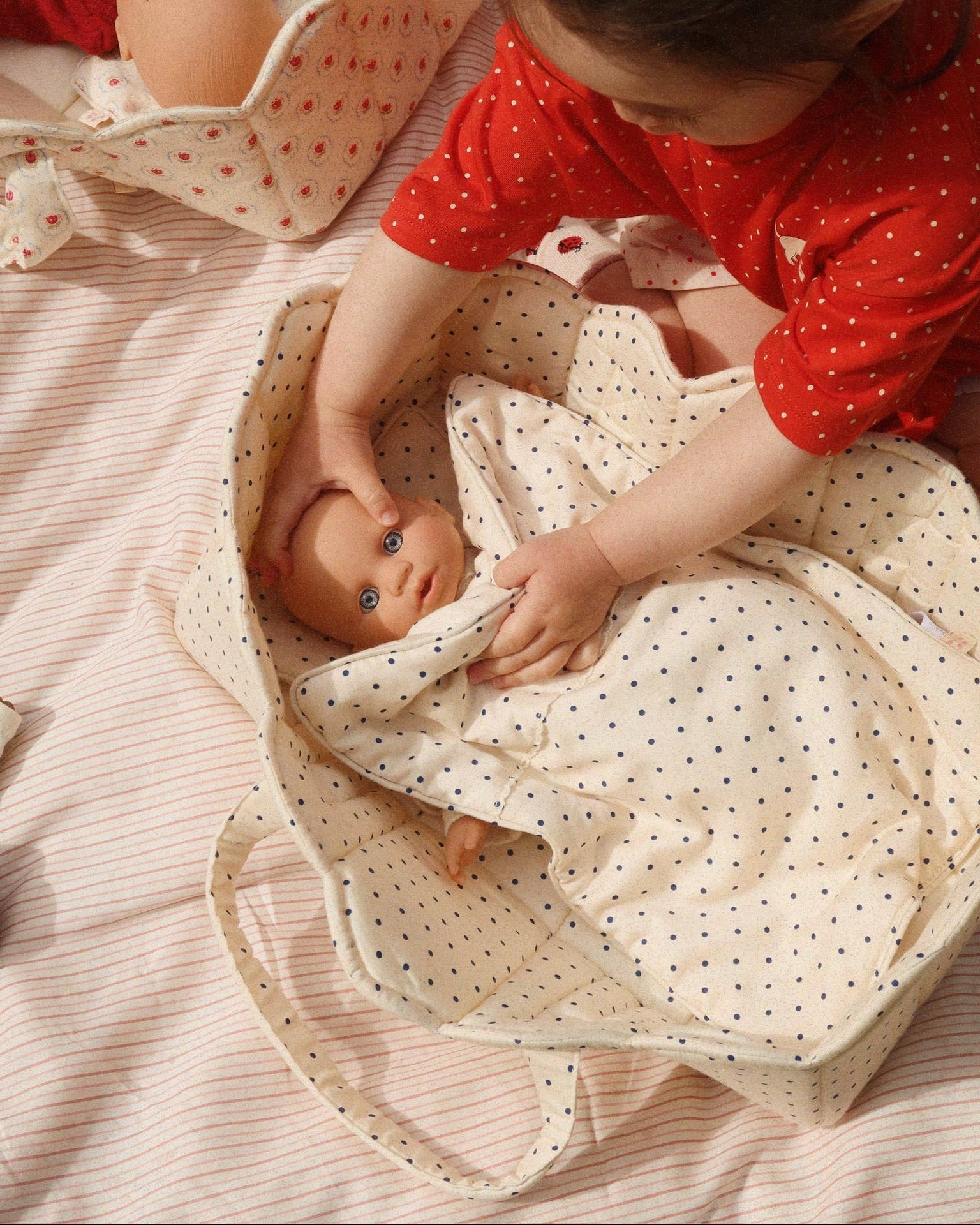 Puppentrage Tasche Mädchen Zubehör Puppe konges slojd cotton ballon Punkte Kirsche Geschenk 