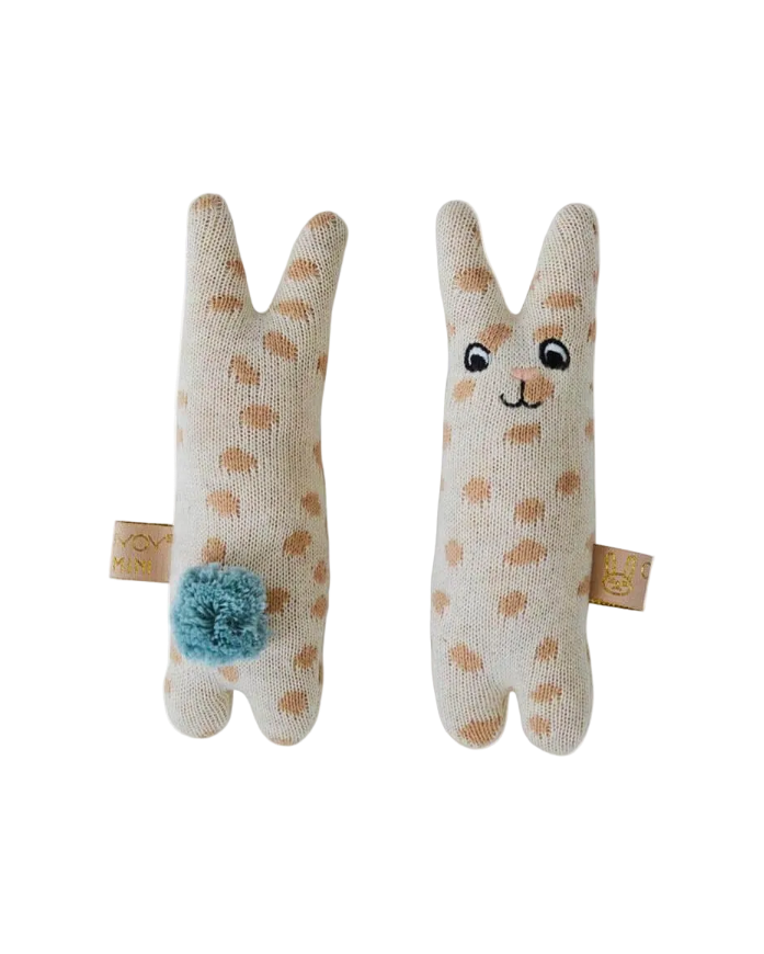 Rassel Strick Hase OYOY Cotton Ballon Baby Kaninchen Bio Baumwolle Geschenk Geburt Design