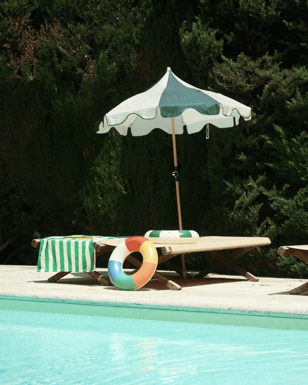 Schwimmring bunt gestreift für Kinder im Alter von 3 bis 6 Jahren mit bunten Streifen von Konges Slojd - Schwimmring Junior Multi - Cotton Ballon | Family Concept Store - 