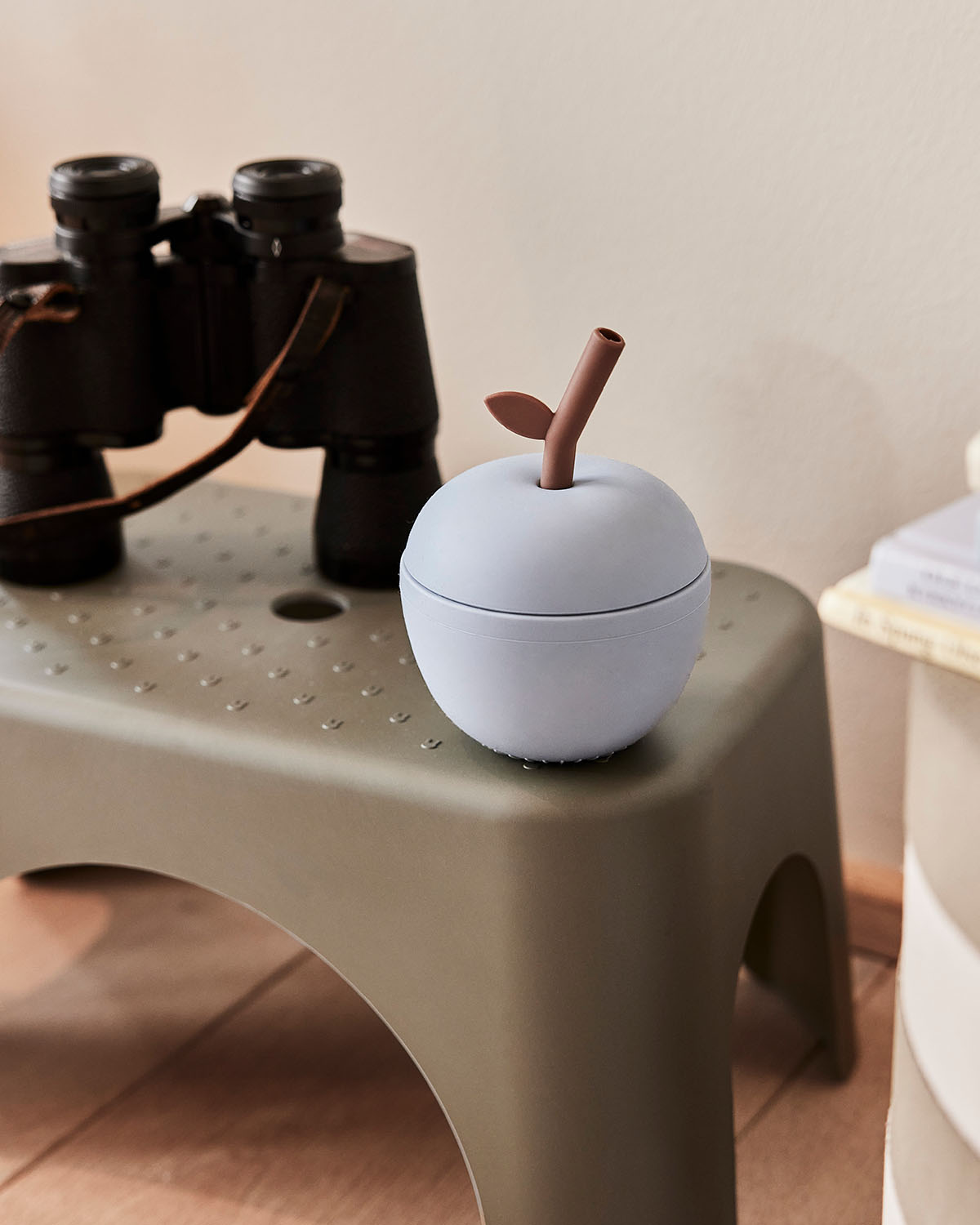 Trinkbecher Apple Cup Cotton Ballon OYOY Strohhalm Apfel Tasse Blau Silikon Design